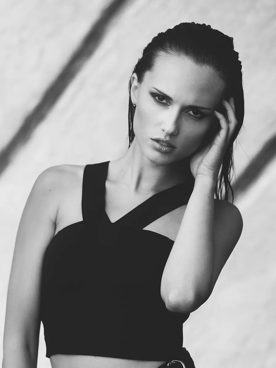 Dramatic portrait side pose - editorial