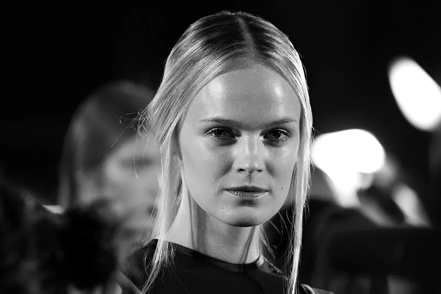 Model spotlight dark contrast - fashion week 1