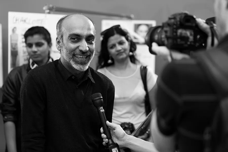 Designer interview backstage bw - fashion week 1