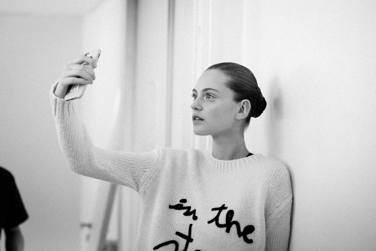 Model casual window portrait bw - fashion week 2