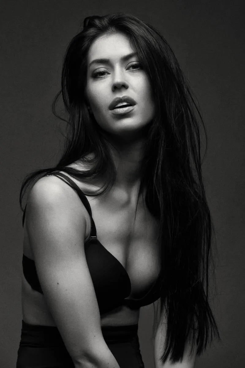 Fashion portrait dramatic bw - portraits
