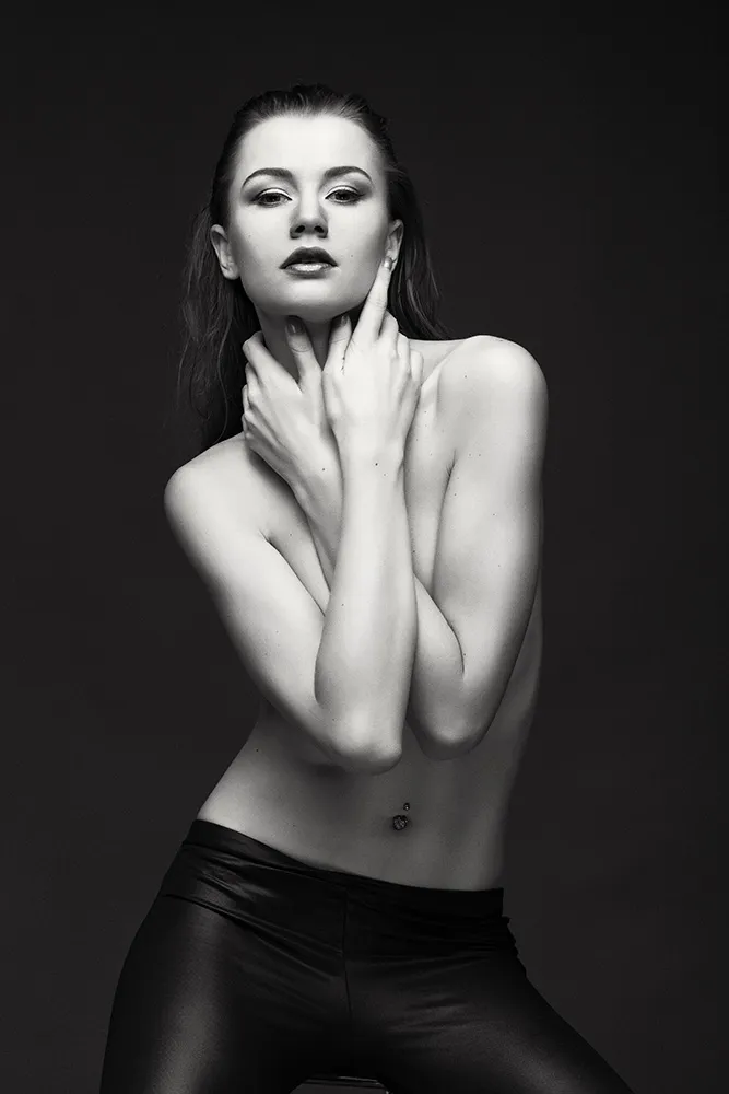 Artistic nude dramatic portrait bw - projects